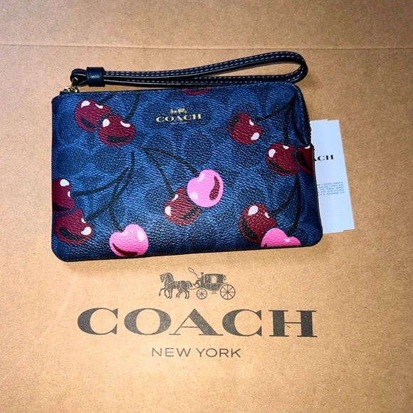 🍒NWT COACH Corner Zip Wristlet Blue Signature Canvas Cherry Print AUTHENT… - Picture 1 of 6